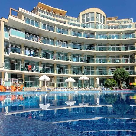 Julia Family Apartments ซันนีบีช ภายนอก รูปภาพ