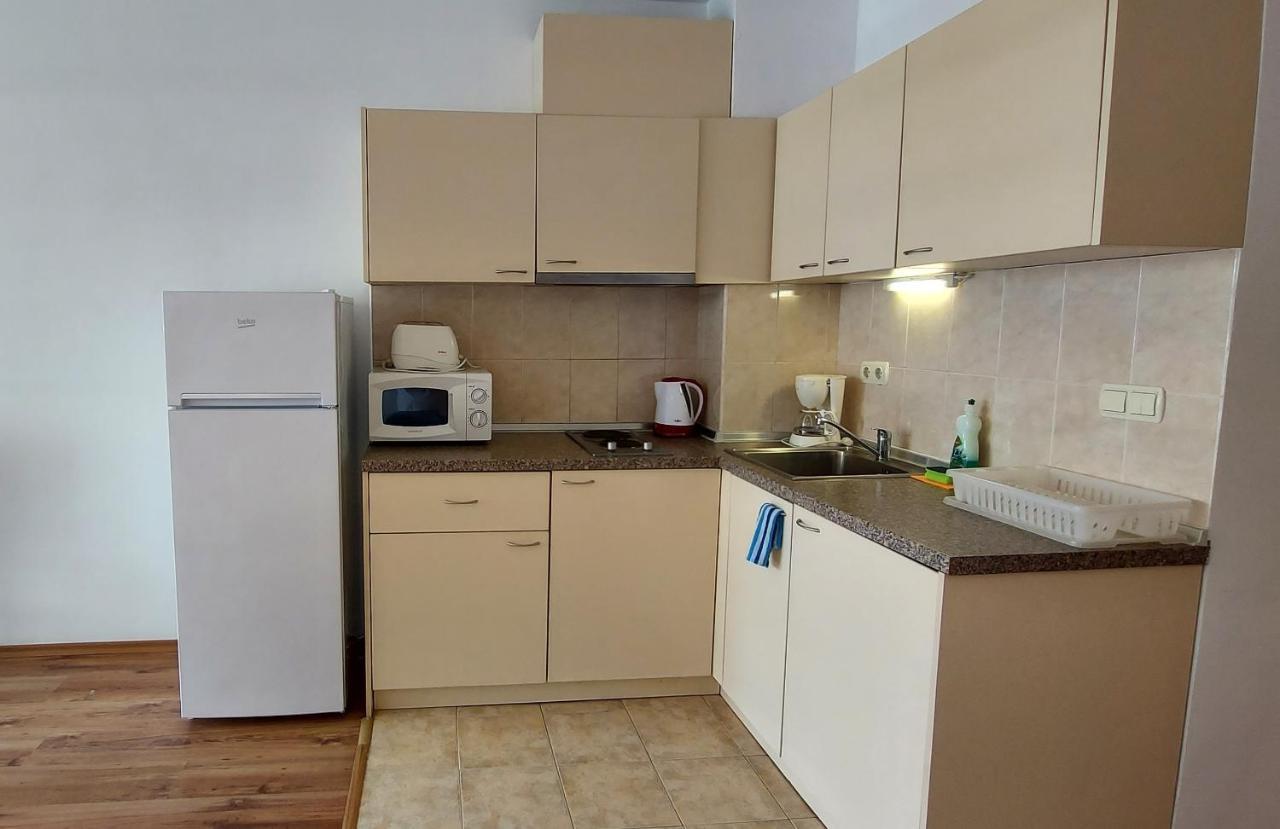 Julia Family Apartments ซันนีบีช ภายนอก รูปภาพ