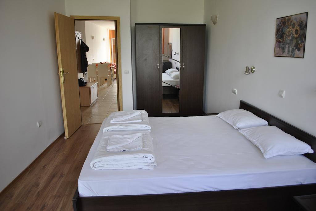 Julia Family Apartments ซันนีบีช ห้อง รูปภาพ