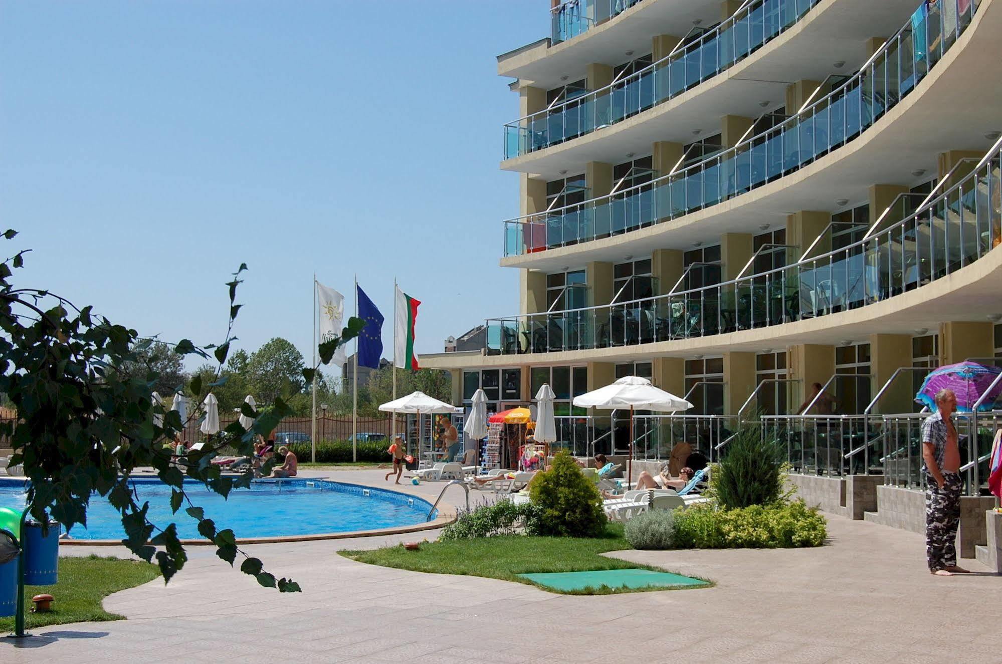 Julia Family Apartments ซันนีบีช ภายนอก รูปภาพ