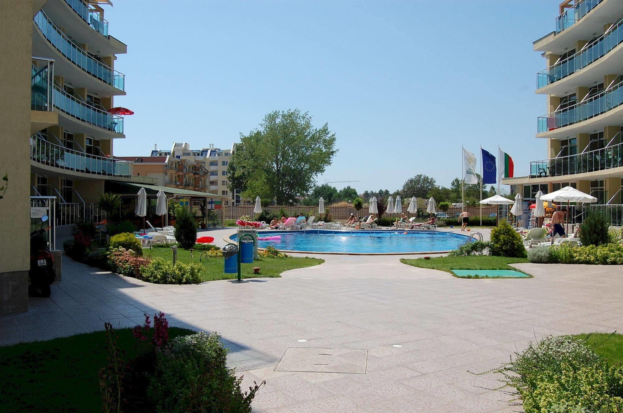 Julia Family Apartments ซันนีบีช ภายนอก รูปภาพ