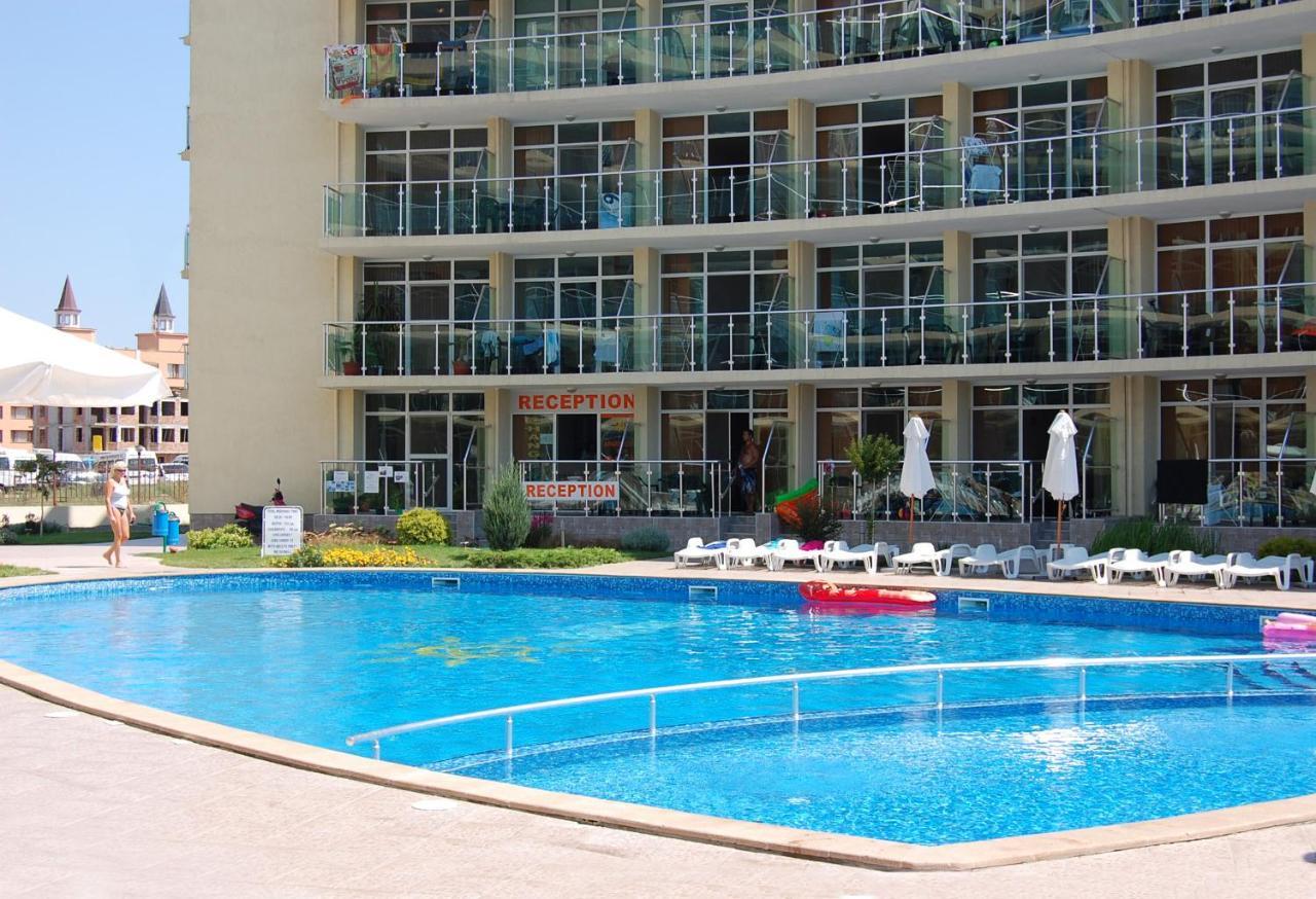 Julia Family Apartments ซันนีบีช ภายนอก รูปภาพ