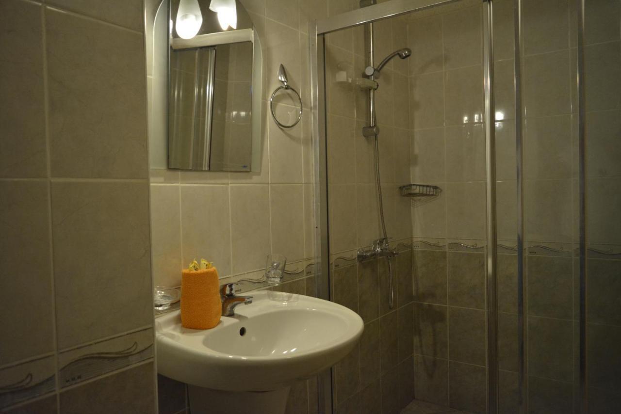 Julia Family Apartments ซันนีบีช ภายนอก รูปภาพ